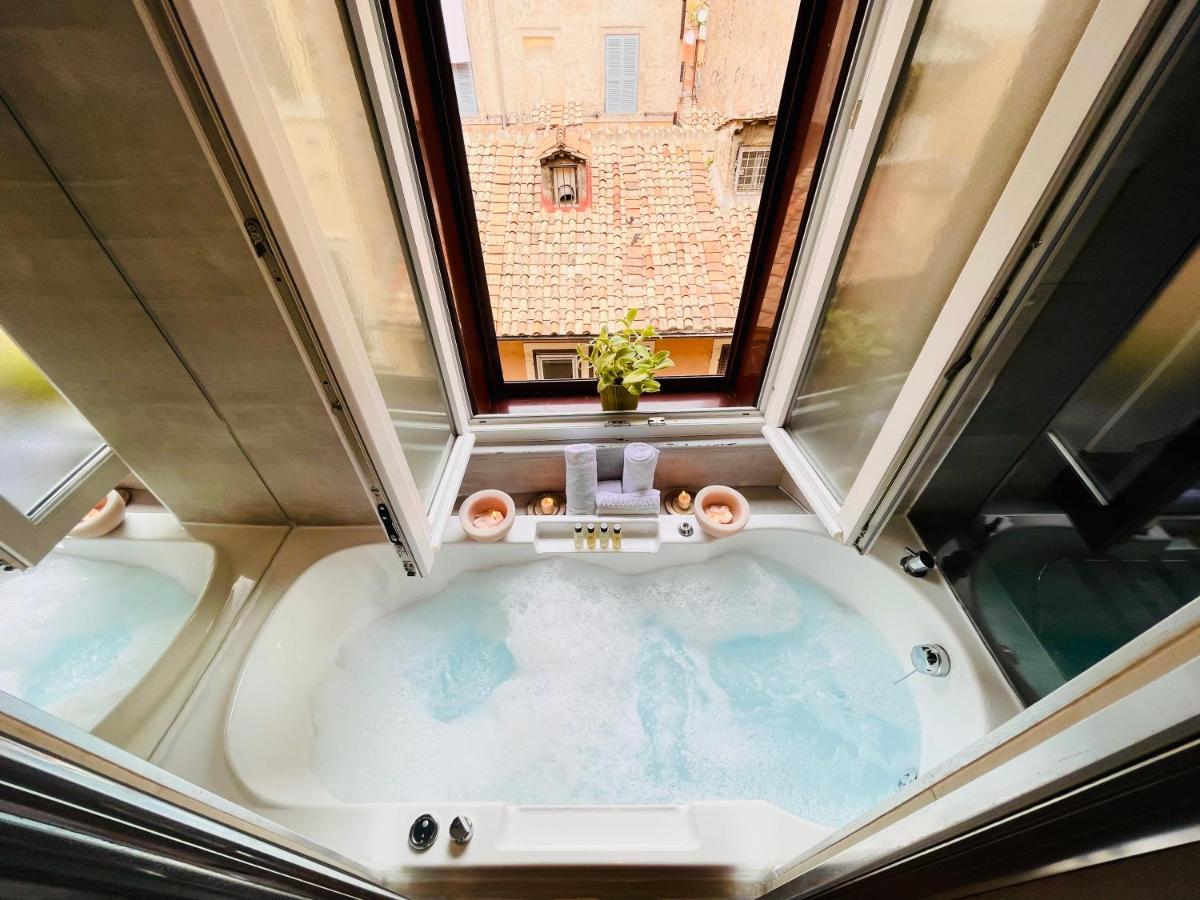 Town House Spagna- Luxury Rooms With Jacuzzi Bath Rzym Zewnętrze zdjęcie