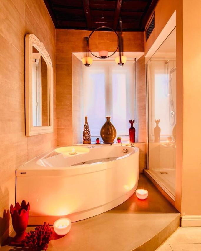 Town House Spagna- Luxury Rooms With Jacuzzi Bath Rzym Zewnętrze zdjęcie
