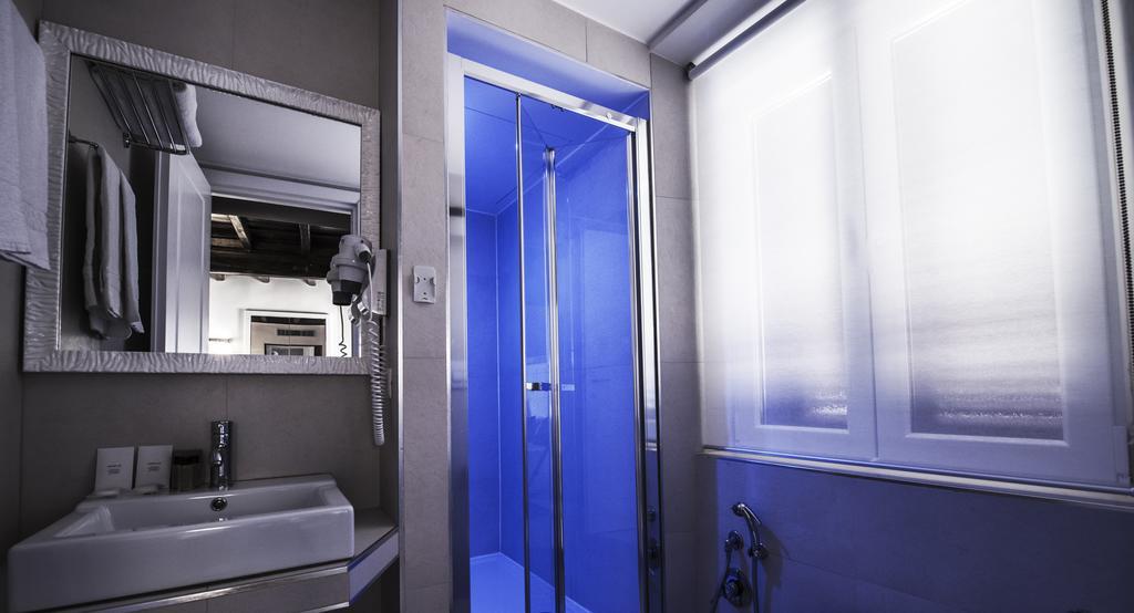 Town House Spagna- Luxury Rooms With Jacuzzi Bath Rzym Zewnętrze zdjęcie