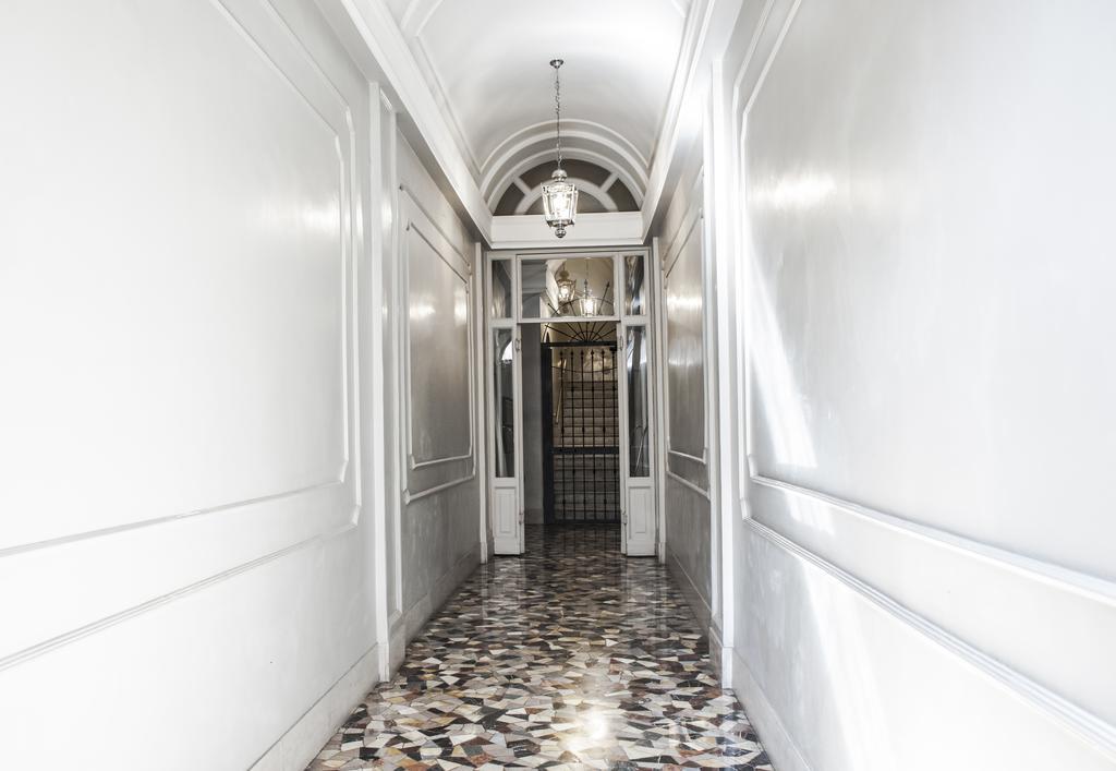 Town House Spagna- Luxury Rooms With Jacuzzi Bath Rzym Zewnętrze zdjęcie